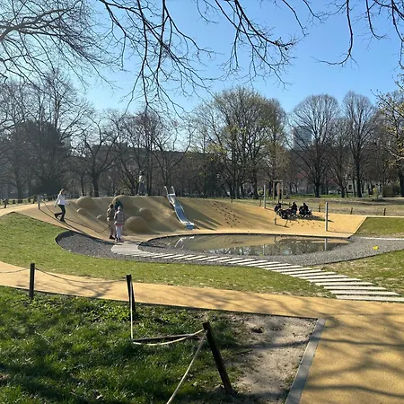 New 3 - Self Check In, With Parking Apartment Pressburg